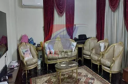 Apartment - 3 Bedrooms - 2 Bathrooms for sale in Abdelrahman Sedky St. - 6th Zone - Nasr City - Cairo