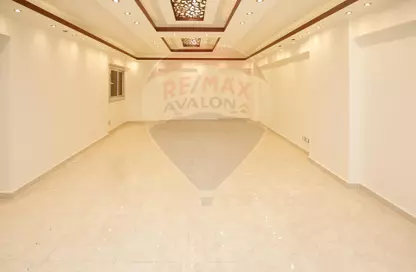 Apartment - 3 Bedrooms - 2 Bathrooms for sale in Nady Smouha Al Riyadi St. - Smouha - Hay Sharq - Alexandria