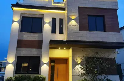 Villa - 3 Bedrooms - 3 Bathrooms for sale in Azzar - 5th Settlement Compounds - The 5th Settlement - New Cairo City - Cairo