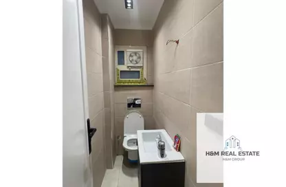 شقة - 3 غرف نوم - 2 حمامات للبيع في شارع الميرغني - ارض الجولف - مصر الجديدة - القاهرة