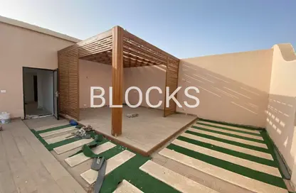 (بنتهاوس  (روف - 4 غرف نوم - 3 حمامات للبيع في شارع النزهة - الحي الخامس عشر - الشيخ زايد - الجيزة