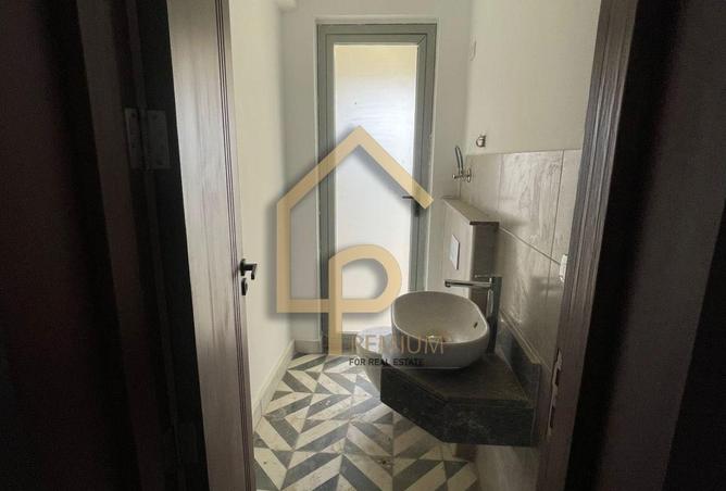 8045930 - Property Image 3