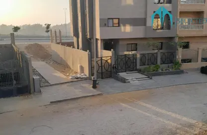 Apartment - 3 Bedrooms - 2 Bathrooms for sale in Mohamed Naguib Axis - Abou El Houl - New Cairo City - Cairo