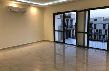 شقة - 3 غرف نوم - 3 حمامات للايجار في ذا كورت يارد - الحي الثاني عشر - الشيخ زايد - الجيزة