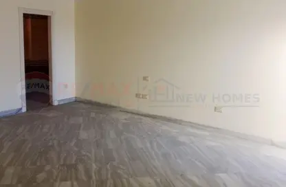 Apartment - 3 Bedrooms - 3 Bathrooms for rent in Laurent - Hay Sharq - Alexandria