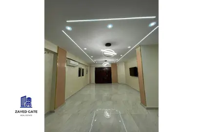 شقة - 3 غرف نوم - 3 حمامات للبيع في الحي الحادي عشر - الشيخ زايد - الجيزة