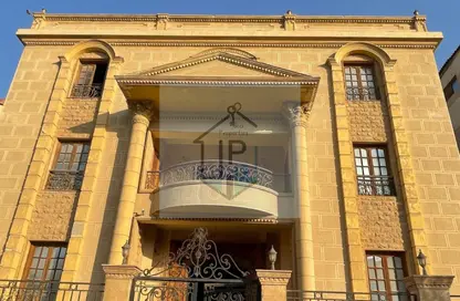 فيلا - 8 غرف نوم - 3 حمامات للبيع في الشويفات - كمبوندات التجمع الخامس - التجمع الخامس - مدينة القاهرة الجديدة - القاهرة