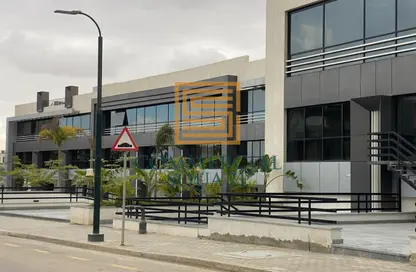 Office Space - Studio - 4 Bathrooms for rent in Mivida - 5th Settlement Compounds - The 5th Settlement - New Cairo City - Cairo