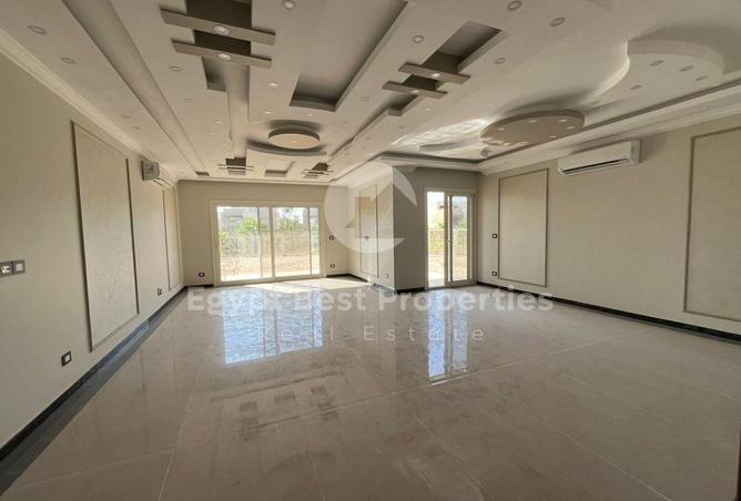 8043230 - Property Image 3