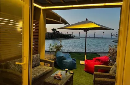 كبينه - غرفة نوم - 1 حمام للايجار في هاسييندا باي - سيدي عبد الرحمن - الساحل الشمالي