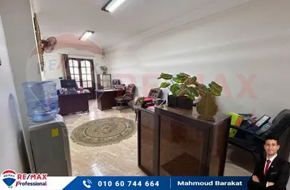 Apartment - 3 Bedrooms - 1 Bathroom for sale in Gamal Abdel Nasser Road - Sidi Beshr - Hay Awal El Montazah - Alexandria