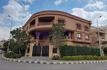 Villa - 5 Bedrooms - 4 Bathrooms for sale in East The Academy - New Cairo City - Cairo