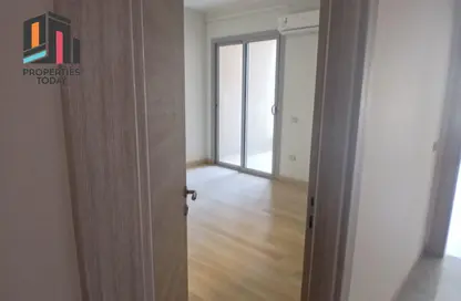 شقة - 2 غرف نوم - 2 حمامات للايجار في كمبوند فيلدج جاردن القطامية - كمبوندات التجمع الخامس - التجمع الخامس - مدينة القاهرة الجديدة - القاهرة