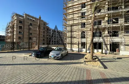 Apartment - 4 Bedrooms - 4 Bathrooms for sale in Village West - Sheikh Zayed Compounds - Sheikh Zayed City - Giza