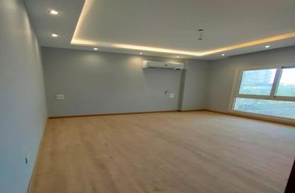 Apartment - 2 Bedrooms - 2 Bathrooms for sale in Mountain View iCity - 5th Settlement Compounds - The 5th Settlement - New Cairo City - Cairo