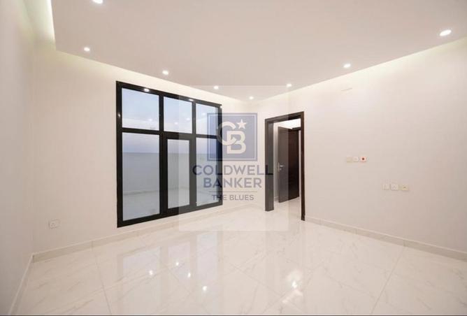 8472130 - Property Image 2