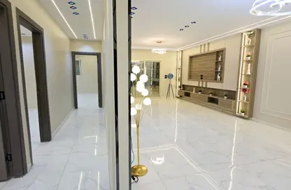 شقة - 3 غرف نوم - 3 حمامات للبيع في البوابة الثالثة القديمة - خفرع - حدائق الاهرام - الجيزة