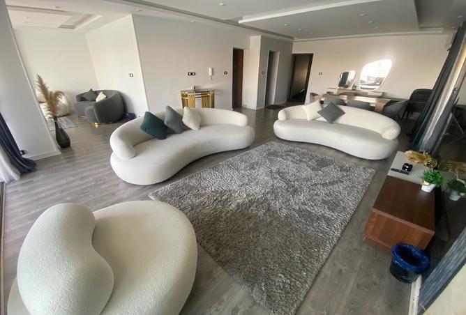 8318882 - Property Image 3