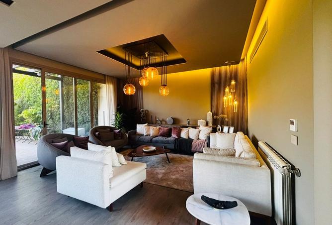 8246945 - Property Image 2