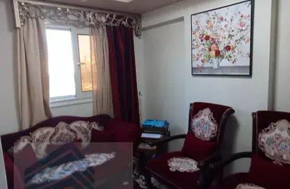 Apartment - 3 Bedrooms - 1 Bathroom for rent in Champollion St. - Azarita - Hay Wasat - Alexandria