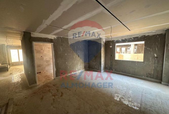 8245424 - Property Image 2