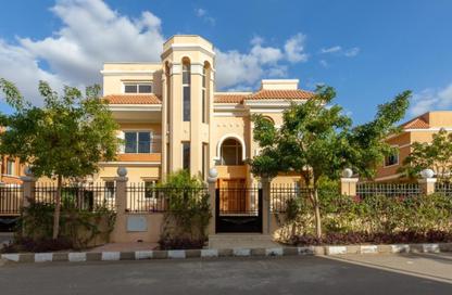 فيلا - 3 غرف نوم - 3 حمامات للبيع في كليوباترا بالاس - الحي الخامس - مدينة الشروق - القاهرة