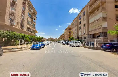 Apartment - 3 Bedrooms - 2 Bathrooms for sale in Zahraa Al Maadi St. - Degla - Hay El Maadi - Cairo