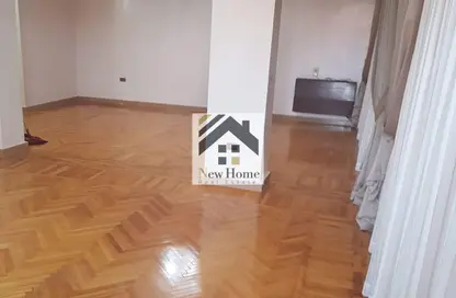 شقة - 3 غرف نوم - 2 حمامات للبيع في المهندسين - الجيزة