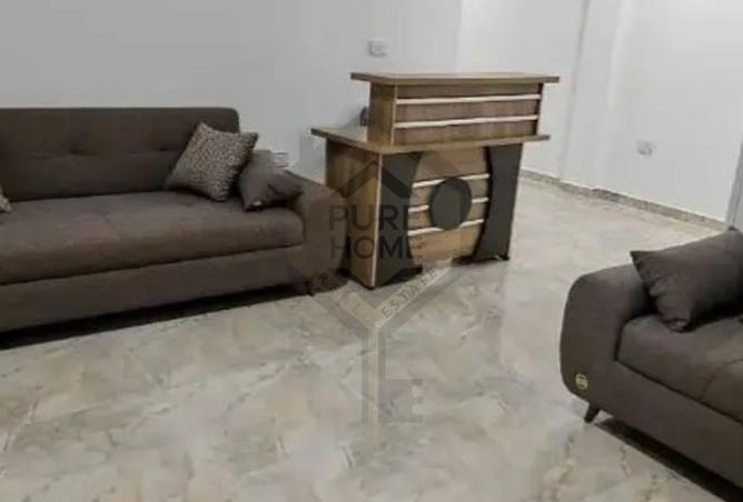 8081038 - Property Image 2