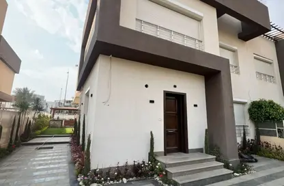 Villa - 4 Bedrooms - 6 Bathrooms for sale in Hood 8 Side St. - Green Belt - 6 October City - Giza