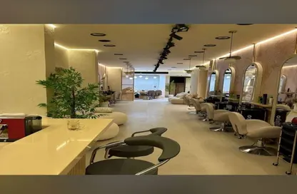 Shop - Studio - 2 Bathrooms for sale in Al Merghany St. - Ard El Golf - Heliopolis - Masr El Gedida - Cairo