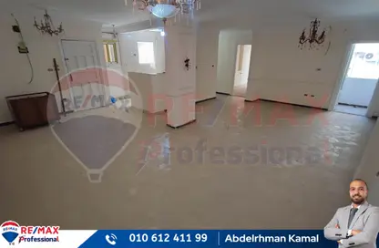 Apartment - 2 Bedrooms - 1 Bathroom for sale in Gamal Abdel Nasser Road - Sidi Beshr - Hay Awal El Montazah - Alexandria