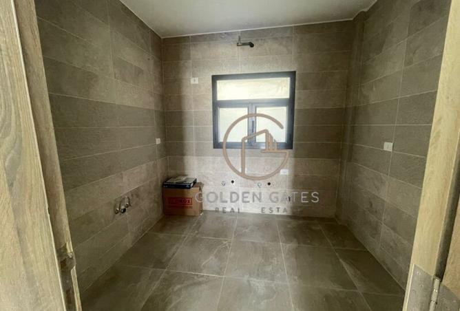 8220091 - Property Image 3