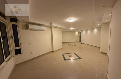 Apartment - 2 Bedrooms - 1 Bathroom for rent in Thirteenth Sector - Zahraa El Maadi - Hay El Maadi - Cairo