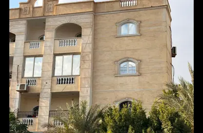 Apartment - 3 Bedrooms - 2 Bathrooms for sale in 3rd District - Sheikh Zayed City - Giza