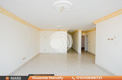 Apartment - 3 Bedrooms - 1 Bathroom for sale in Seyouf - Hay Awal El Montazah - Alexandria