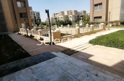 Apartment - 2 Bedrooms - 2 Bathrooms for sale in Palm Hills Village Gate - South Investors Area - New Cairo City - Cairo