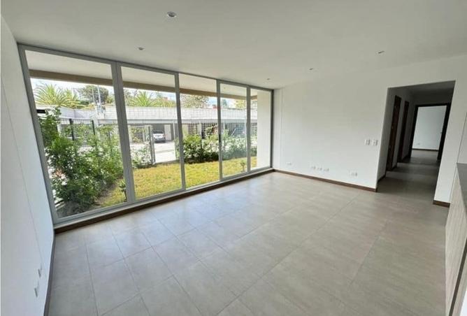 8041273 - Property Image 2