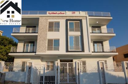 Roof - 3 Bedrooms - 2 Bathrooms for sale in Shorouk City - Cairo