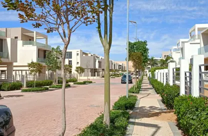 تاون هاوس - 3 غرف نوم - 4 حمامات للبيع في فيفث سكوير - التجمع الخامس - مدينة القاهرة الجديدة - القاهرة