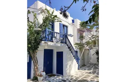 Chalet - 2 Bedrooms - 2 Bathrooms for sale in Mountain View - Ras Al Hekma - North Coast