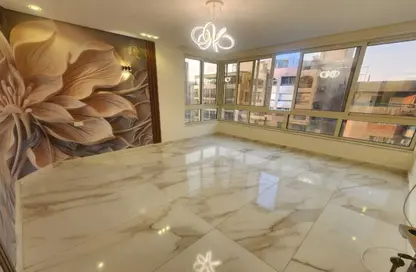 شقة - 3 غرف نوم - 3 حمامات للبيع في شارع مصدق - الدقي - الجيزة