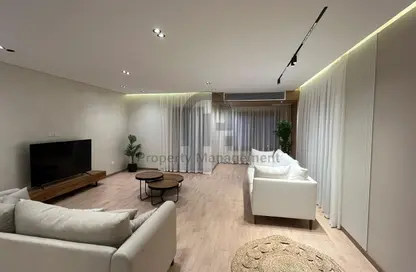 شقة - 3 غرف نوم - 3 حمامات للايجار في غرب الجولف - كمبوندات القطامية - القطامية - مدينة القاهرة الجديدة - القاهرة