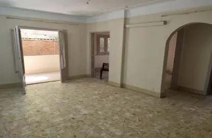 Apartment - 5 Bedrooms - 2 Bathrooms for sale in Street 9 - Maadi - Hay El Maadi - Cairo