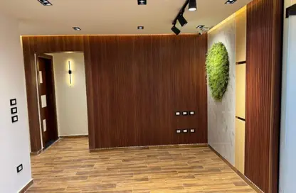 Office Space - Studio - 2 Bathrooms for rent in Rayhanah Plaza - Zahraa El Maadi - Hay El Maadi - Cairo