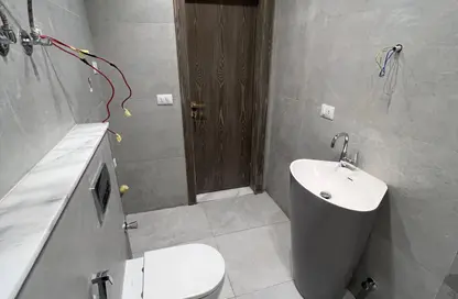 Apartment - 3 Bedrooms - 3 Bathrooms for sale in Eastown - 5th Settlement Compounds - The 5th Settlement - New Cairo City - Cairo