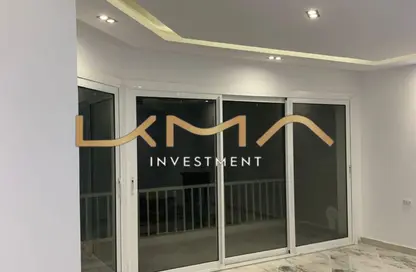 Apartment - 2 Bedrooms - 2 Bathrooms for rent in The Residences - Hyde Park - New Cairo City - Cairo