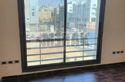 Office Space - Studio - 3 Bathrooms for sale in 90 Street - The 5th Settlement - New Cairo City - Cairo