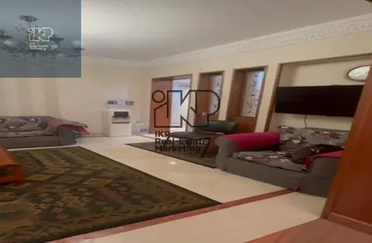 Apartment - 3 Bedrooms - 2 Bathrooms for sale in Anwar Al Mufti St. - 1st Zone - Nasr City - Cairo