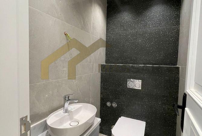 8224348 - Property Image 2